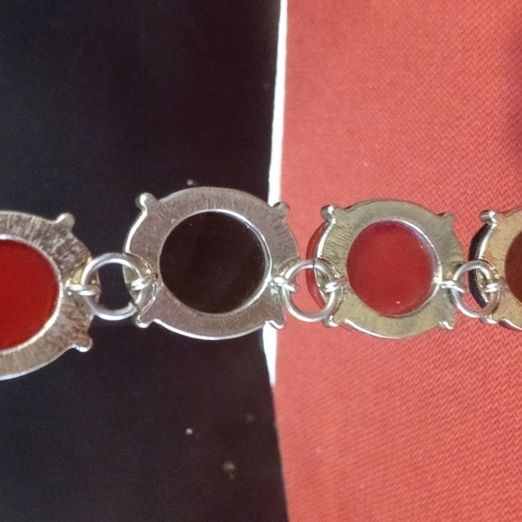 Beautiful sun necklace. Red and Amber color accent pieces - Picture 10 of 10